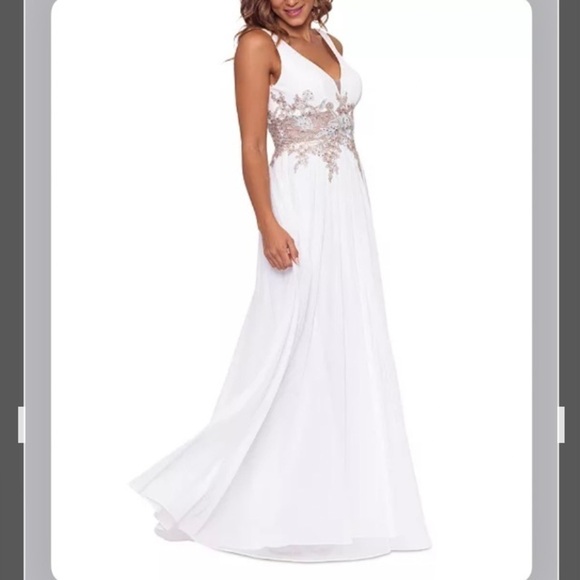 Betsy & Adam V-Neck Mesh-Waist Embroidered Chiffon Gown in White/Gold Size 4 - Picture 3 of 11